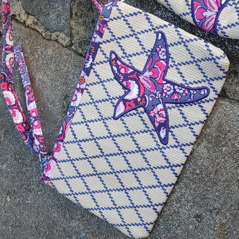 Vera Bradley Beach Medallion Crossbody With Wristlet. Gem